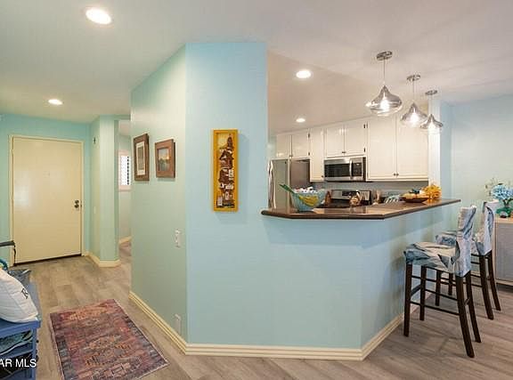 4th image of 726 Island View Cir