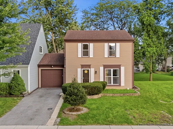 29W434 Hawthorne Ln, Warrenville, IL 60555