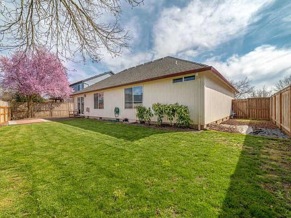 4th image of 5211 Forest Ln