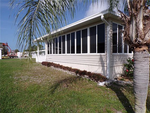 3rd image of 1384 Blue Heron Dr