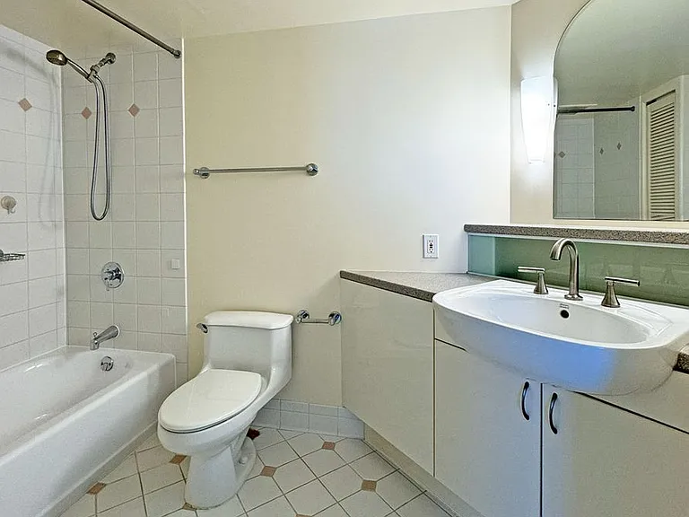 801 King St #1704 — Photo 14