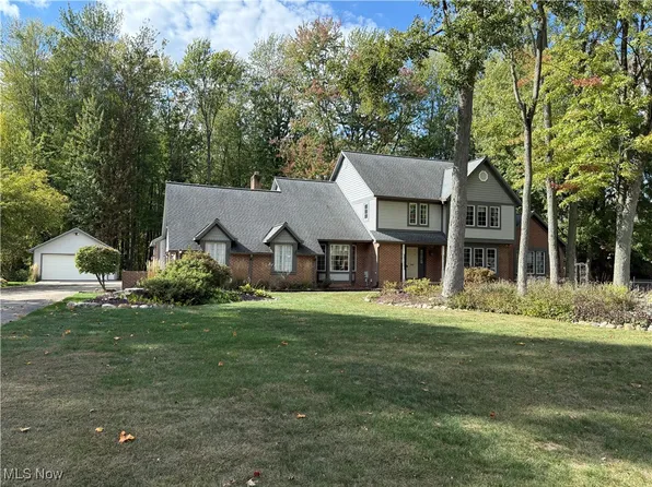 11110 Arrowhead Dr, Grafton, OH 44044