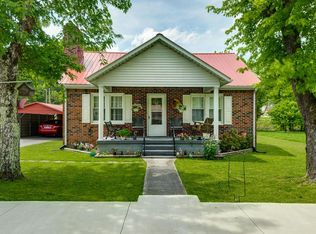 615 Hospital Dr, Gainesboro, TN 38562