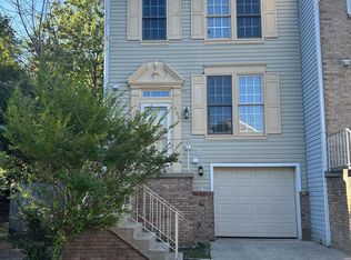 701 Herndon Woods Ct, Herndon, VA 20170