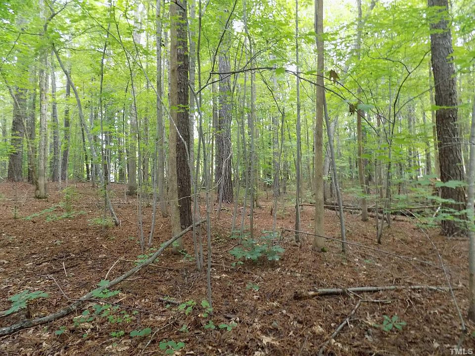 2nd image of 131 Huron Dr