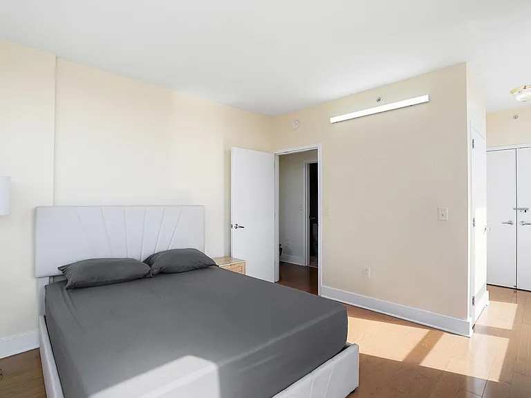 88 Morgan St #4402 — Photo 14