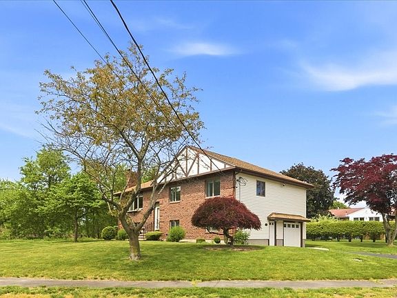 3rd image of 27 Feeney Rd
