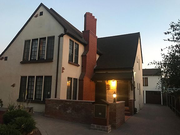 Studio is in the back of this property.