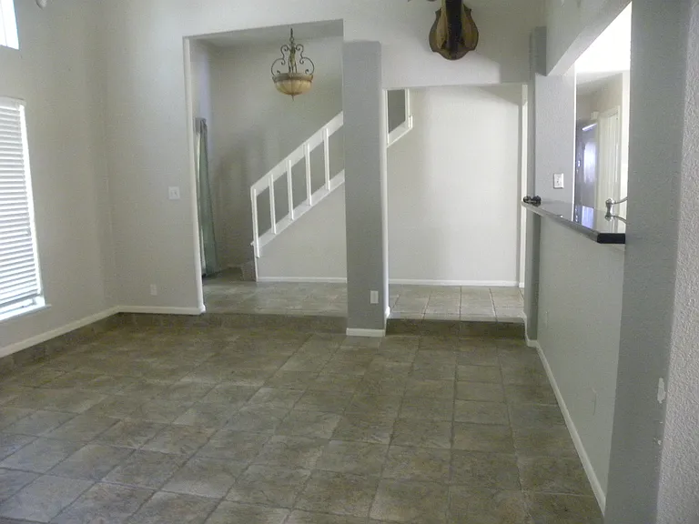 3234 Dunbarton Oak St — Photo 4
