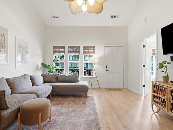 4th image of 325 Kelsey Blvd