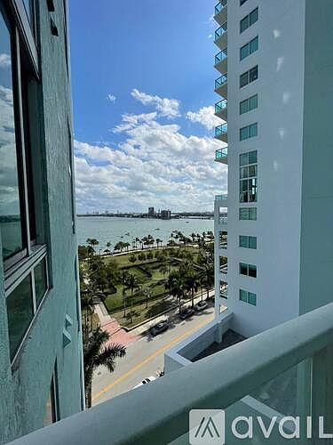 1st image of 1900 N Bayshore Dr APT 1001