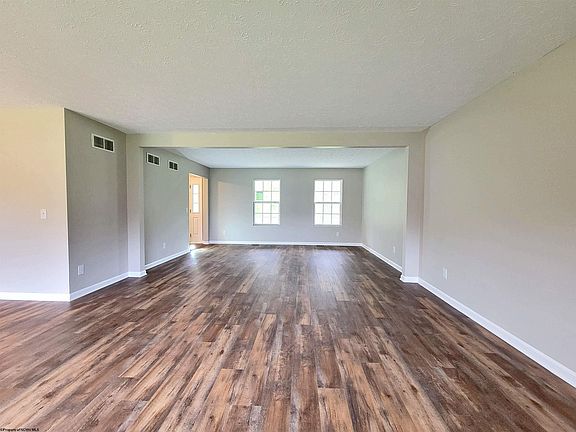 4th image of 1730 Crossroads Rd