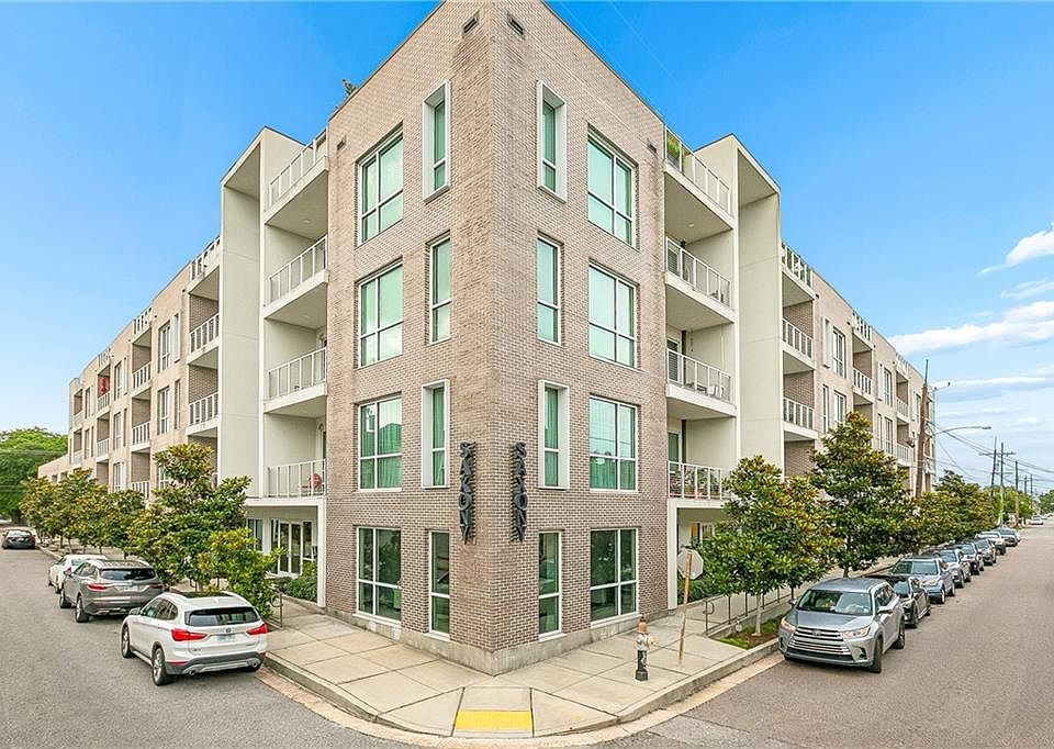 1st image of 900 Bartholomew St #218