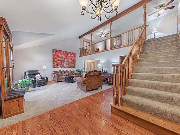 2nd image of 19535 Brookfield Cir