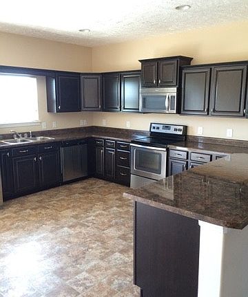 4th image of 469 Callie Ave
