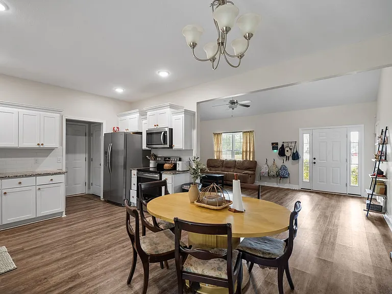 118 Clay St NE — Photo 13