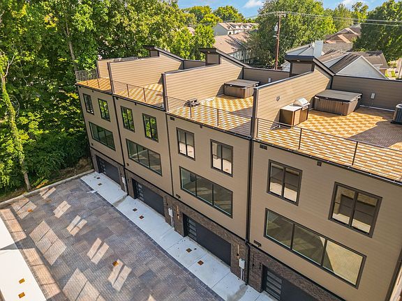 2nd image of 544A Rosedale Ave #11