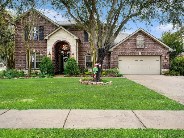 2121 Quiet Falls Ln, League City, TX 77573