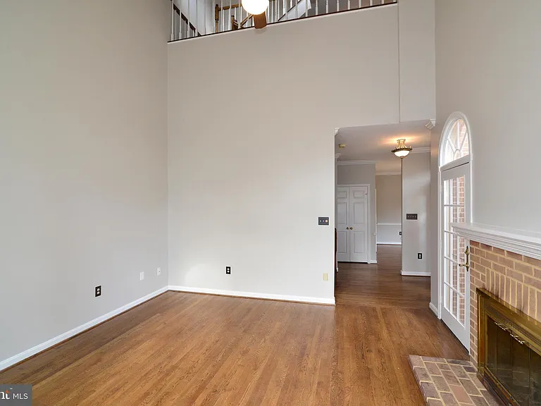 10200 Aspen Willow Dr — Photo 23