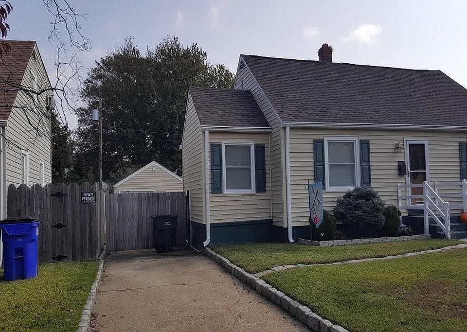2nd image of 8124 Kenwood Dr