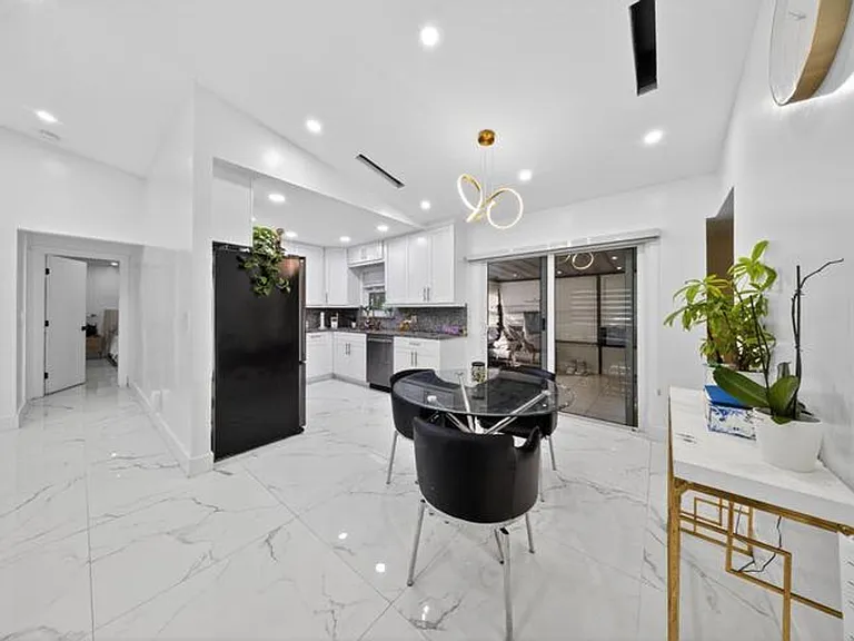 849 Camellia Dr — Photo 5