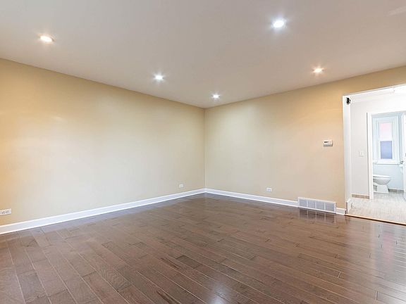 5th image of 4633 Church St #B