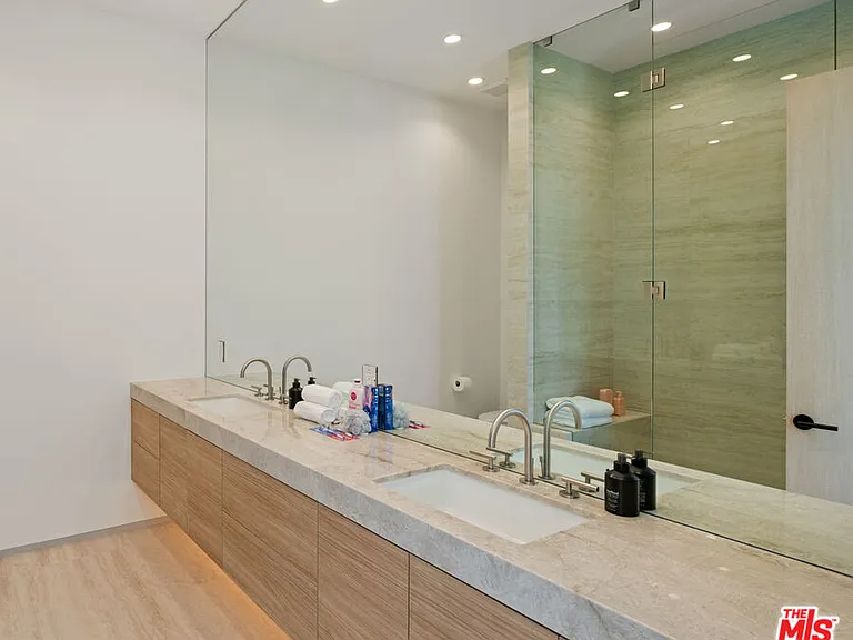 365 Trousdale Pl — Photo 39