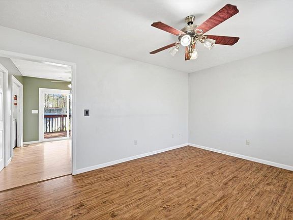 4th image of 13 Kingston Ct