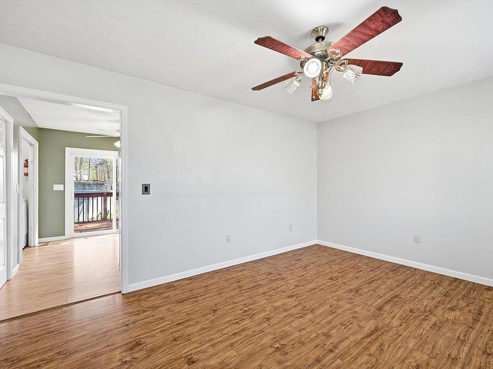 4th image of 13 Kingston Ct