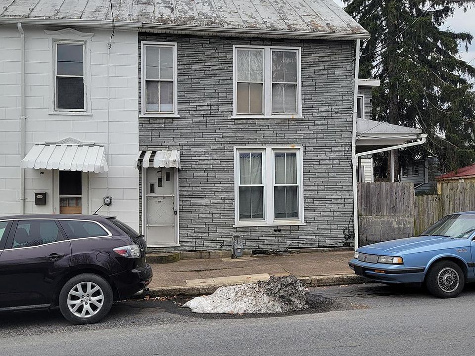2nd image of 124 E Liberty St