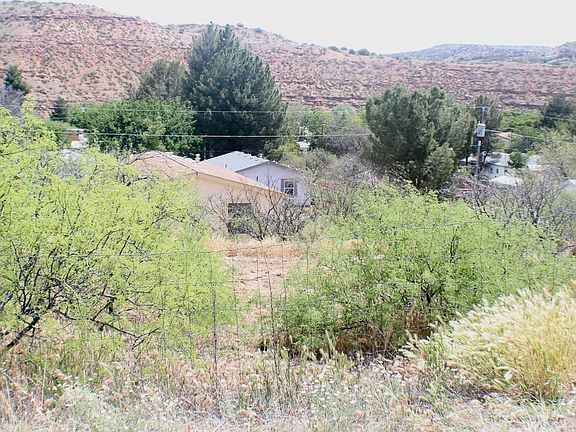 3rd image of 2601 S Seybert Dr