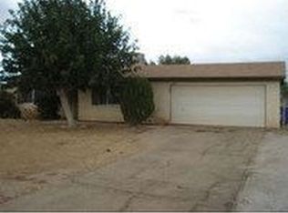 15985 Washoan Rd, Apple Valley, CA 92307