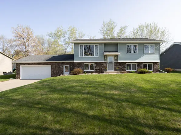 122 W Meadowlark Ln, Fergus Falls, MN 56537