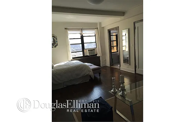 Rented by Douglas Elliman | media 16