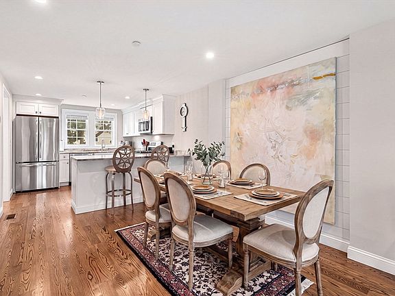 3rd image of 34 Beckford St #D