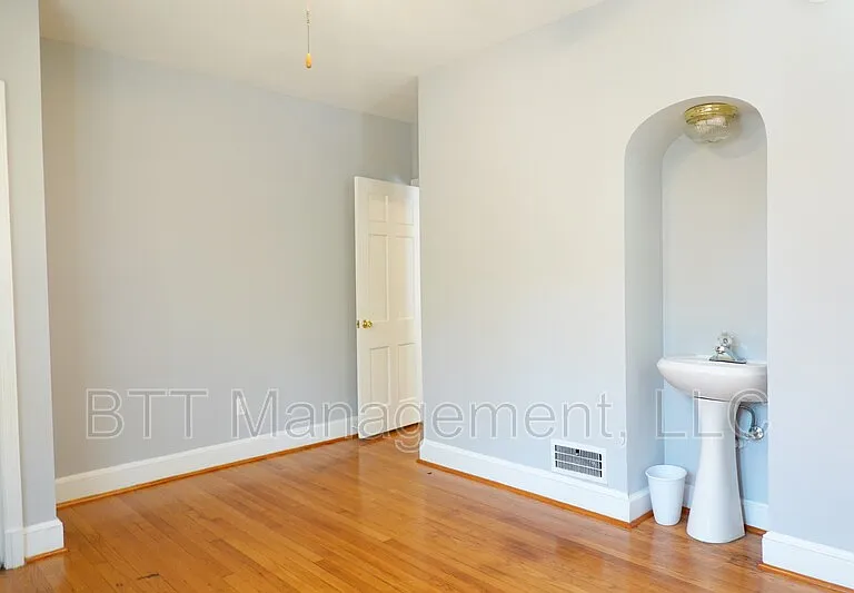 800 Maplewood Ave #1 — Photo 76