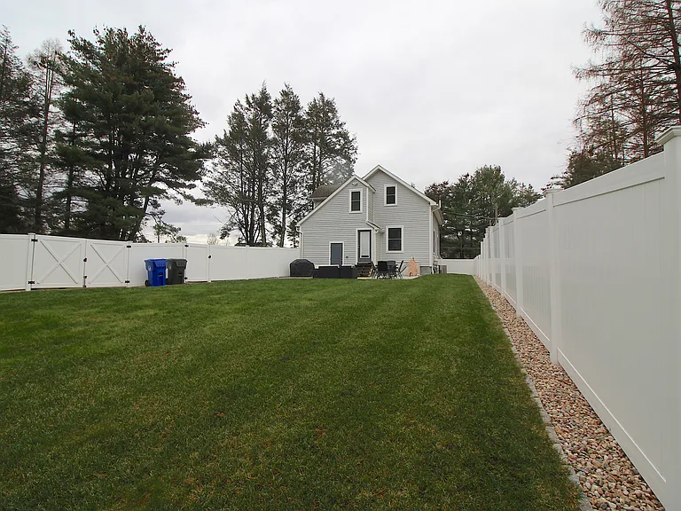 114 Richard St — Photo 19