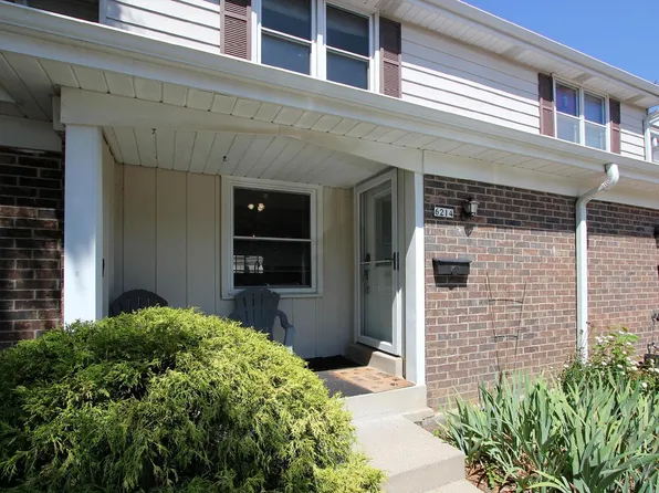 6214 West College AVENUE #37, Greendale, WI 53129