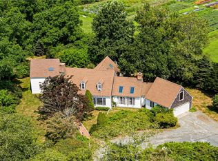 8 Howland Ave, Middletown, RI 02842