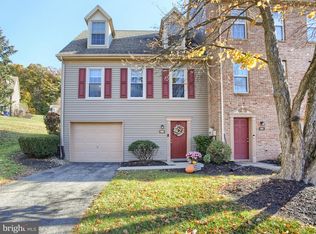 914 Skyview Dr #914, York, PA 17406