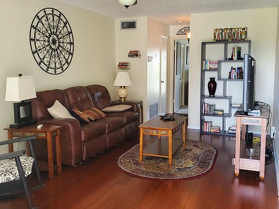2nd image of 104 Royal Oak Dr APT 204