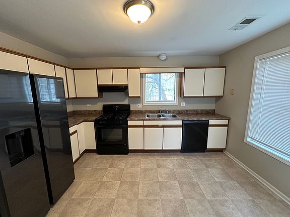 4th image of 1345 E Evergreen Dr Unit 2