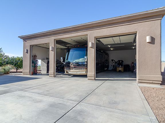 The RV/Boat Garage