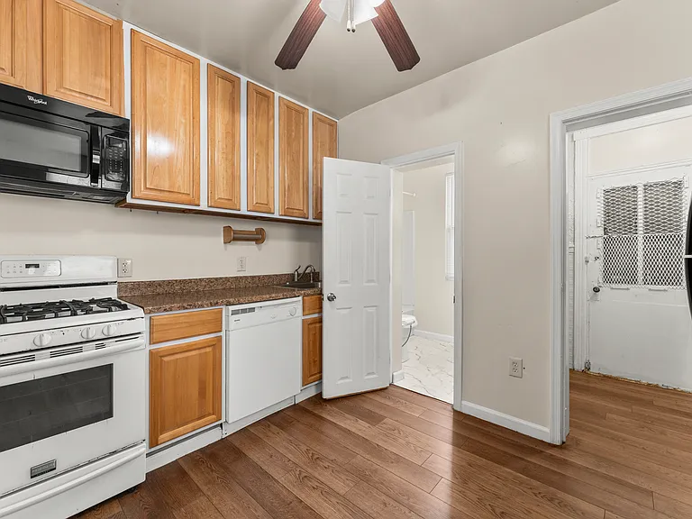 4215 Connecticut Ave #1W — Photo 8