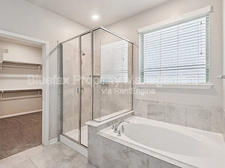 13840 Tribeca — Photo 20