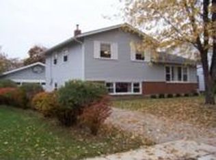 443 N Ridgemoor Ave, Mundelein, IL 60060