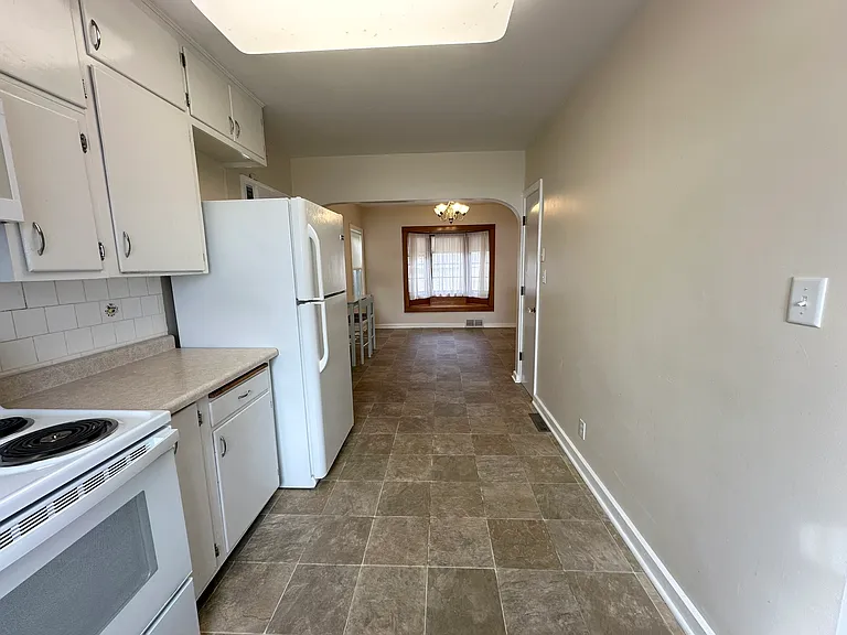 136 E Hazel Dell — Photo 17