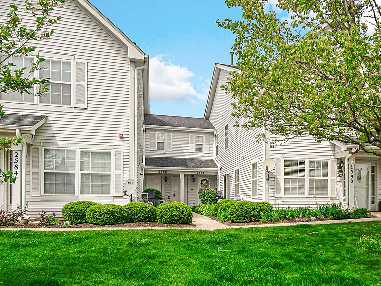 2588 Dickens Ct — Photo 1