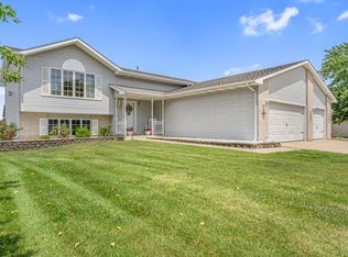 5024 Gull Dr, Schererville, IN 46375