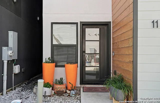310 Clay St #11 — Photo 3